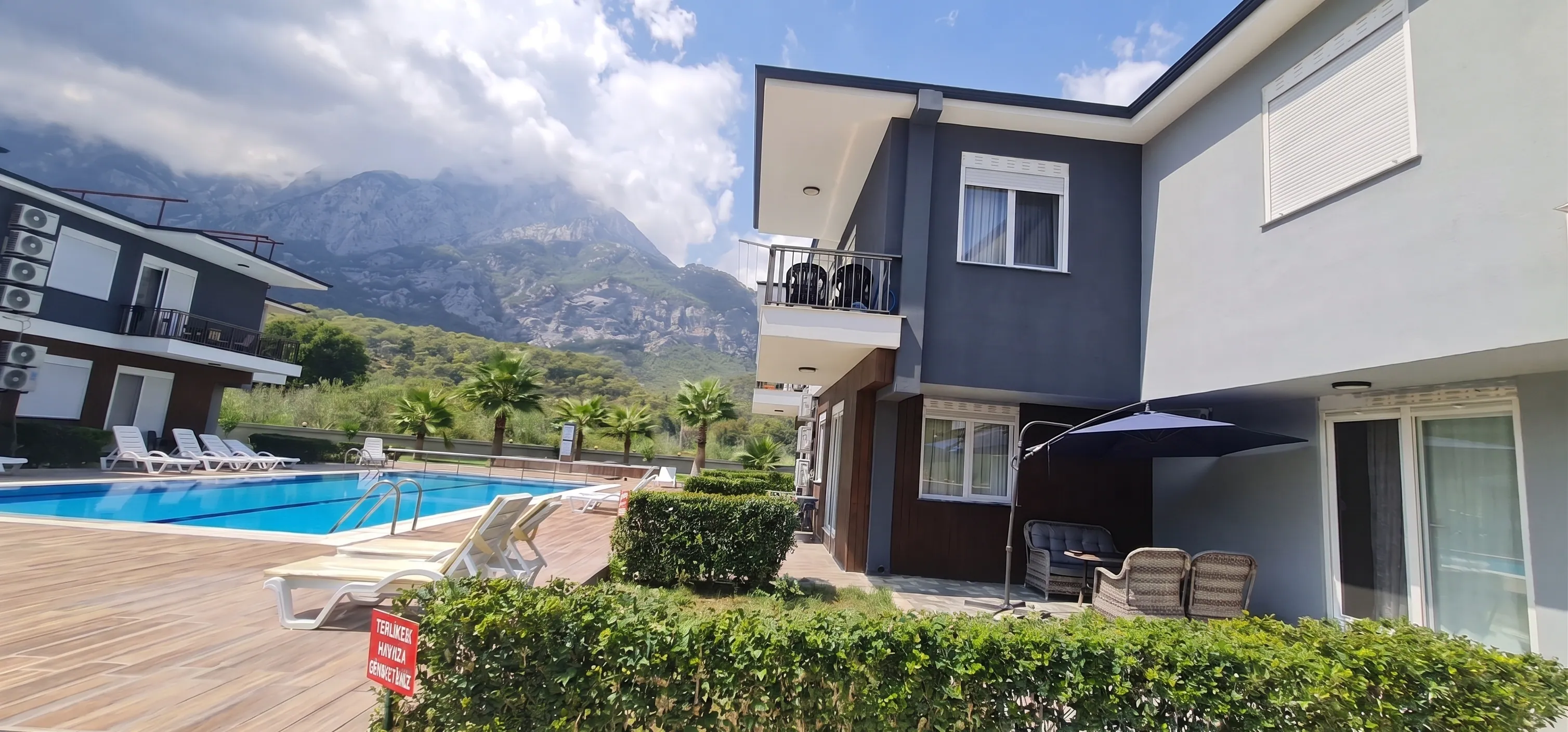 Garden area with natural greenery - Göynük holiday apartment